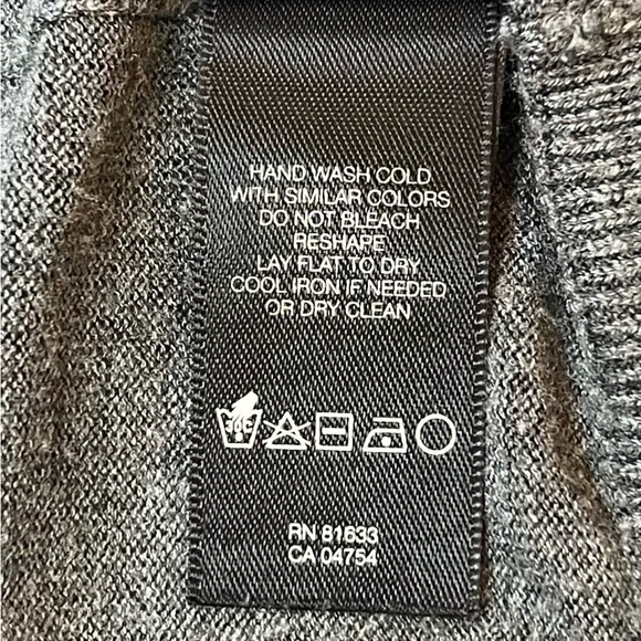 $5 ADD ON with $15+ Bundle‎ Kenneth Cole New York V Neck Zip Cardigan Sz M  EUC - Picture 5 of 10